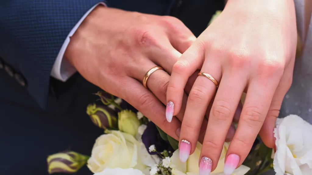 Cómo remover las condiciones de tu residencia por matrimonio